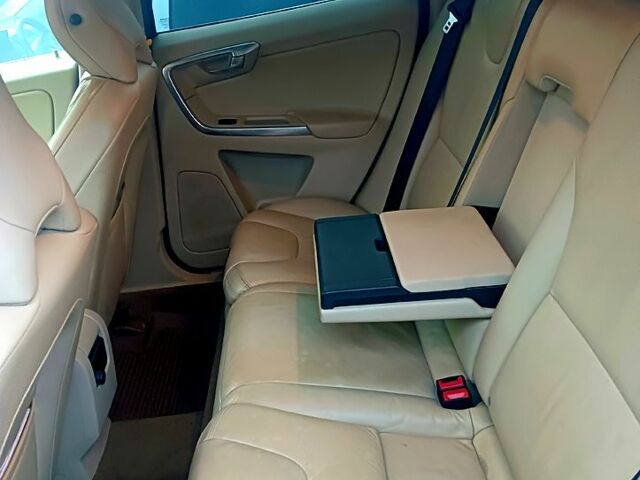 Синій Вольво ХС60, об'ємом двигуна 3 л та пробігом 180 тис. км за 14800 $, фото 4 на Automoto.ua