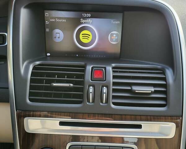 Синій Вольво ХС60, об'ємом двигуна 2.4 л та пробігом 214 тис. км за 19200 $, фото 31 на Automoto.ua