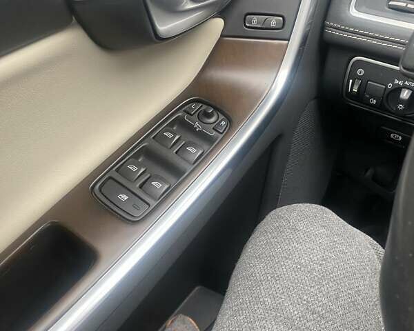 Синій Вольво ХС60, об'ємом двигуна 2.95 л та пробігом 139 тис. км за 26000 $, фото 26 на Automoto.ua