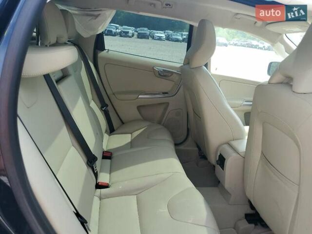 Синий Вольво ХС60, объемом двигателя 2.5 л и пробегом 102 тыс. км за 2000 $, фото 10 на Automoto.ua