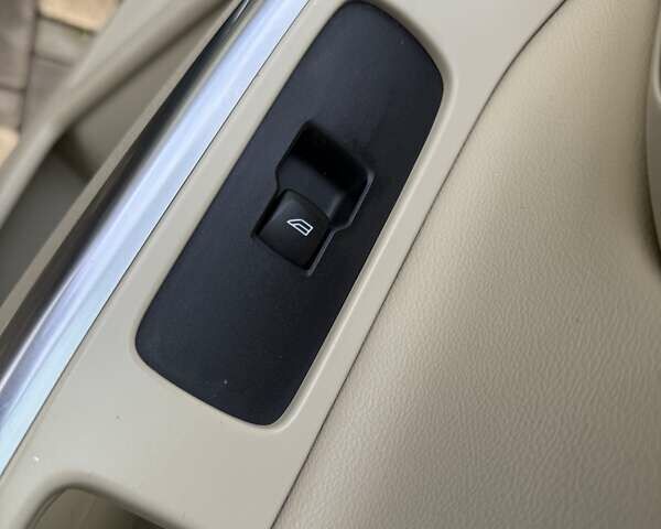 Синій Вольво ХС60, об'ємом двигуна 1.97 л та пробігом 310 тис. км за 13600 $, фото 45 на Automoto.ua