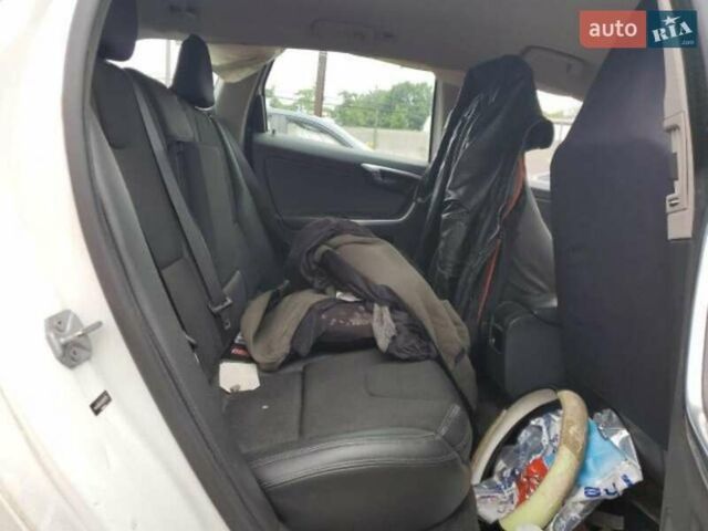 Синий Вольво ХС60, объемом двигателя 2 л и пробегом 186 тыс. км за 7950 $, фото 6 на Automoto.ua