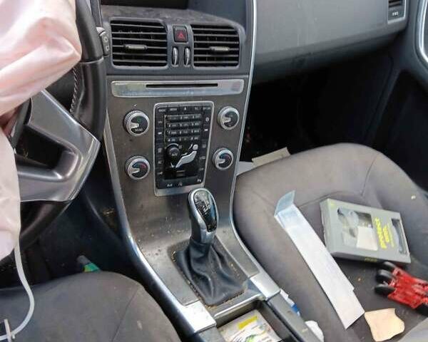 Синий Вольво ХС60, объемом двигателя 2 л и пробегом 186 тыс. км за 7950 $, фото 12 на Automoto.ua