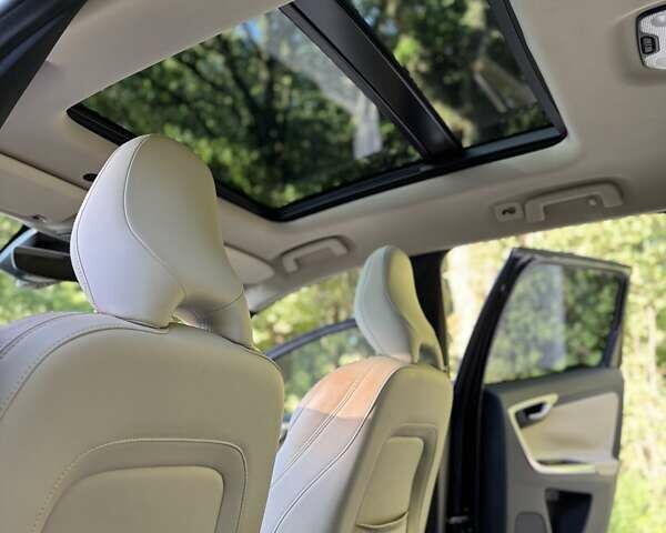 Синий Вольво ХС60, объемом двигателя 2 л и пробегом 109 тыс. км за 13900 $, фото 24 на Automoto.ua