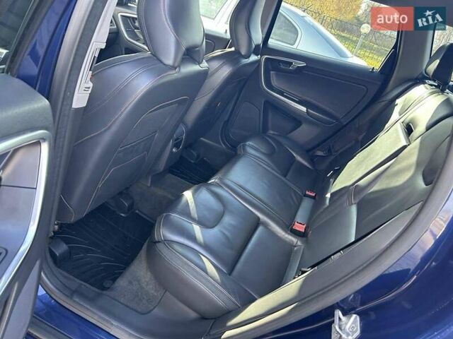 Синий Вольво ХС60, объемом двигателя 2.4 л и пробегом 221 тыс. км за 18500 $, фото 5 на Automoto.ua