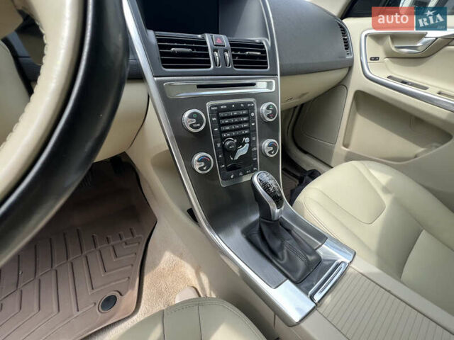 Синий Вольво ХС60, объемом двигателя 1.97 л и пробегом 227 тыс. км за 15950 $, фото 17 на Automoto.ua