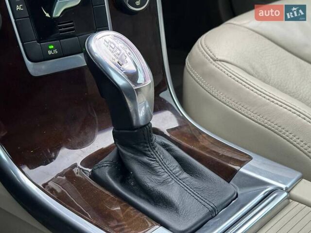 Синий Вольво ХС60, объемом двигателя 2.95 л и пробегом 269 тыс. км за 9600 $, фото 17 на Automoto.ua