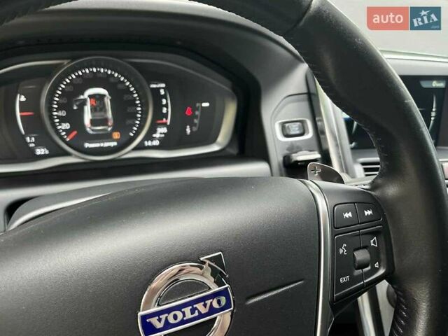 Синий Вольво ХС60, объемом двигателя 2.4 л и пробегом 182 тыс. км за 22790 $, фото 25 на Automoto.ua