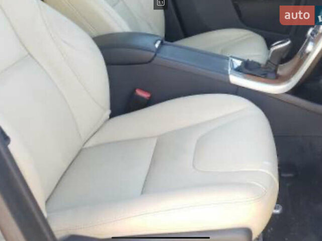 Вольво ХС60 2016 в Киеве на Automoto.ua Синий Вольво ХС60, объемом двигателя 2 л и пробегом 107 тыс. км за 19900 $, фото 2 на Automoto.ua