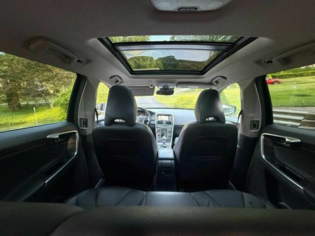 Синий Вольво ХС60, объемом двигателя 3 л и пробегом 73 тыс. км за 9000 $, фото 9 на Automoto.ua