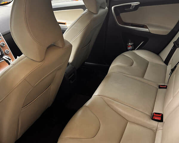 Вольво ХС60 2016 в Киеве на Automoto.ua Синий Вольво ХС60, объемом двигателя 2 л и пробегом 107 тыс. км за 19900 $, фото 5 на Automoto.ua