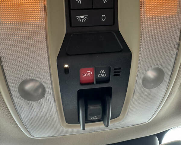 Синий Вольво ХС60, объемом двигателя 2 л и пробегом 133 тыс. км за 20900 $, фото 19 на Automoto.ua