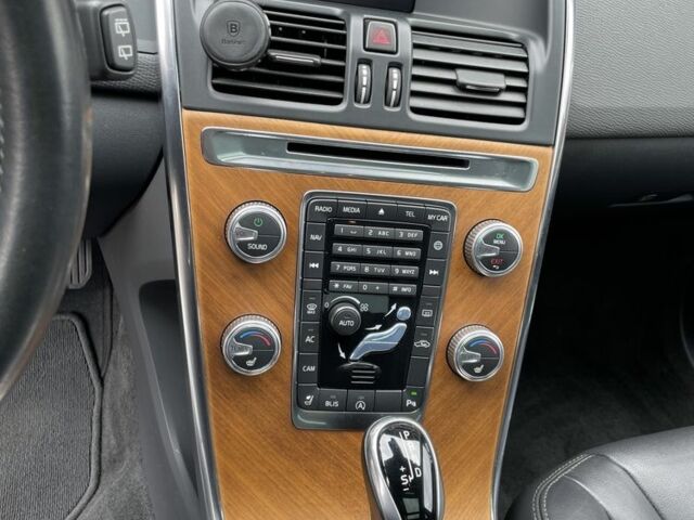 Синій Вольво ХС60, об'ємом двигуна 2 л та пробігом 145 тис. км за 21000 $, фото 4 на Automoto.ua