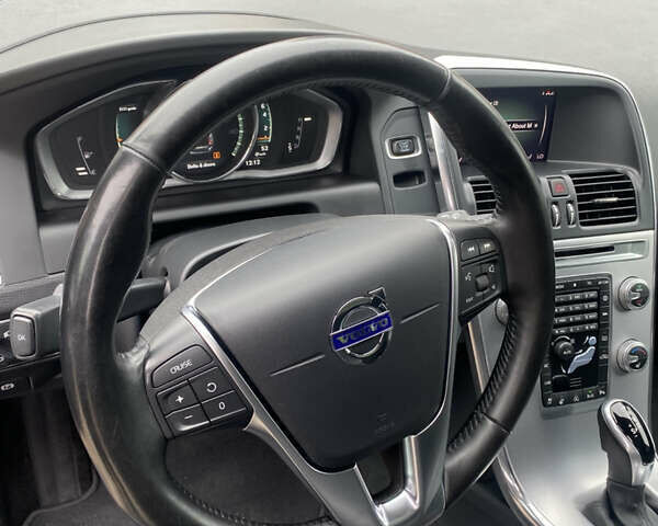 Синий Вольво ХС60, объемом двигателя 1.97 л и пробегом 202 тыс. км за 17800 $, фото 5 на Automoto.ua