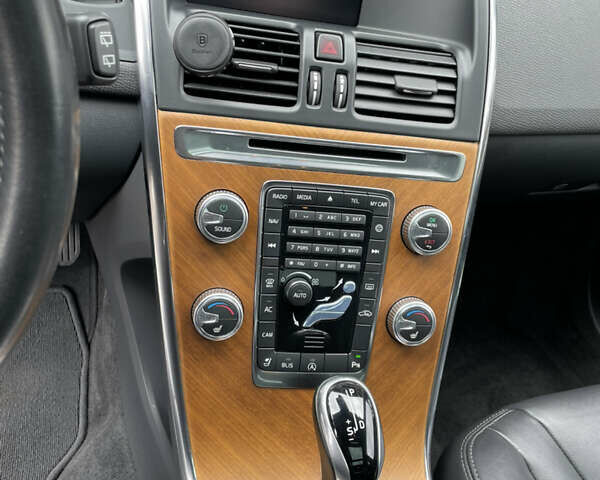 Синий Вольво ХС60, объемом двигателя 1.97 л и пробегом 145 тыс. км за 20000 $, фото 28 на Automoto.ua