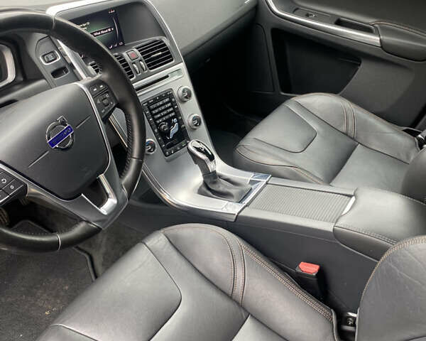 Синий Вольво ХС60, объемом двигателя 1.97 л и пробегом 202 тыс. км за 17800 $, фото 6 на Automoto.ua