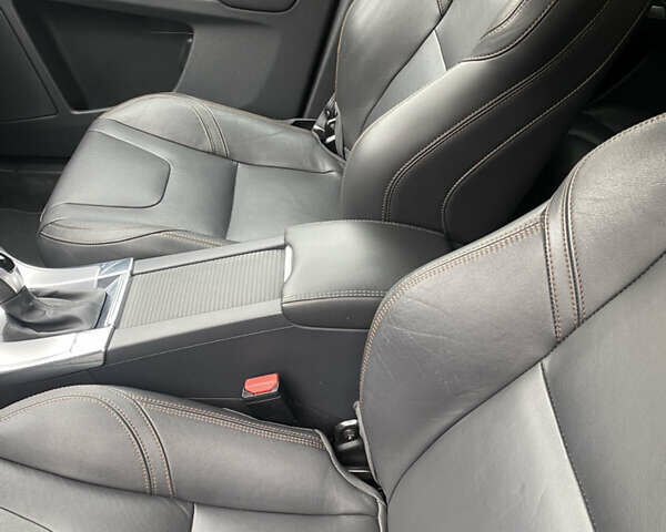 Синий Вольво ХС60, объемом двигателя 1.97 л и пробегом 202 тыс. км за 17800 $, фото 7 на Automoto.ua