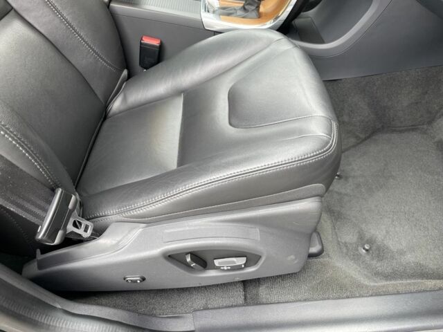 Синій Вольво ХС60, об'ємом двигуна 2 л та пробігом 145 тис. км за 21000 $, фото 10 на Automoto.ua