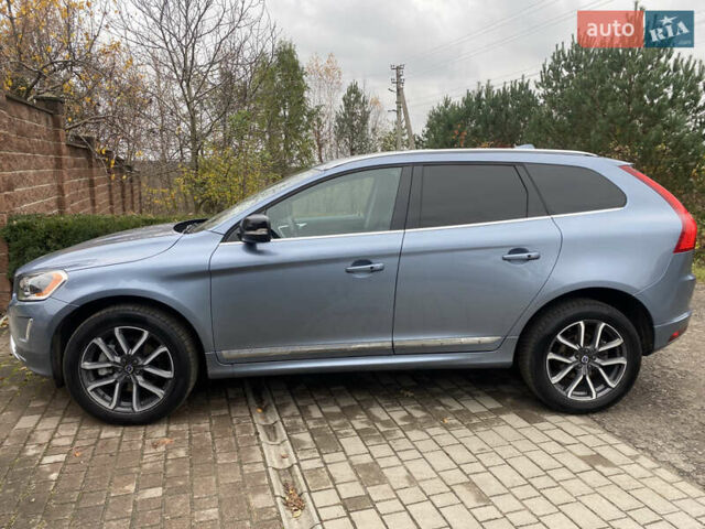 Синий Вольво ХС60, объемом двигателя 1.97 л и пробегом 202 тыс. км за 17800 $, фото 2 на Automoto.ua