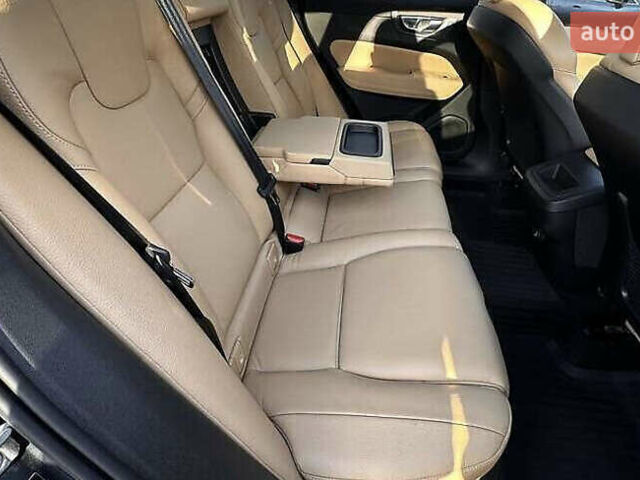 Вольво ХС60 2017 в Львове на Automoto.ua Синий Вольво ХС60, объемом двигателя 1.97 л и пробегом 73 тыс. км за 24400 $, фото 9 на Automoto.ua