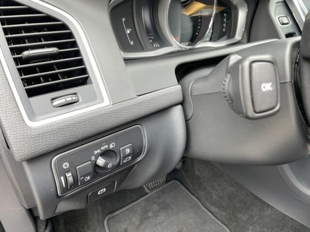 Синій Вольво ХС60, об'ємом двигуна 2 л та пробігом 145 тис. км за 21000 $, фото 5 на Automoto.ua