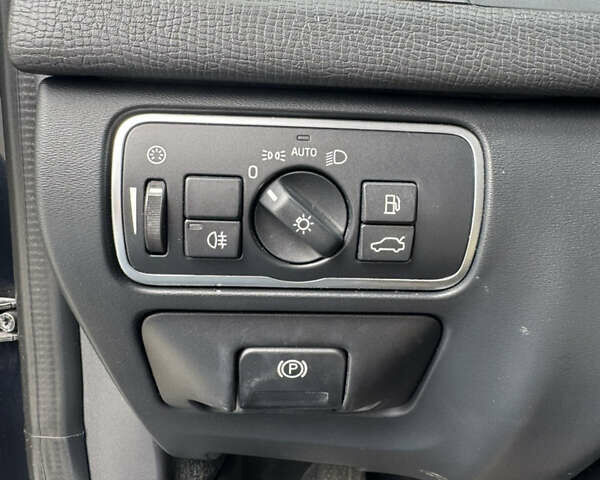 Синий Вольво ХС60, объемом двигателя 2 л и пробегом 133 тыс. км за 20900 $, фото 11 на Automoto.ua