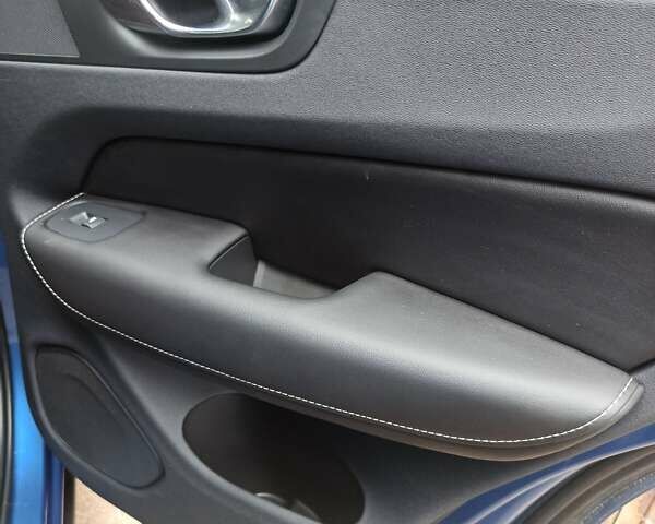 Синий Вольво ХС60, объемом двигателя 1.97 л и пробегом 82 тыс. км за 33000 $, фото 42 на Automoto.ua