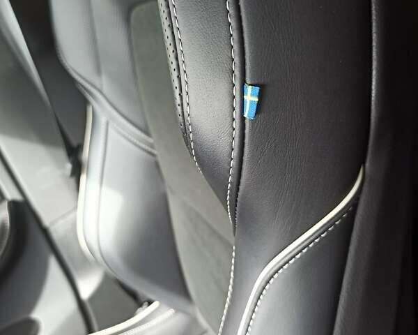 Синий Вольво ХС60, объемом двигателя 1.97 л и пробегом 82 тыс. км за 33000 $, фото 53 на Automoto.ua