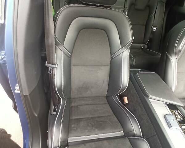 Синий Вольво ХС60, объемом двигателя 1.97 л и пробегом 82 тыс. км за 33000 $, фото 56 на Automoto.ua