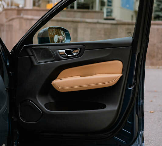 Синий Вольво ХС60, объемом двигателя 1.97 л и пробегом 64 тыс. км за 39000 $, фото 19 на Automoto.ua