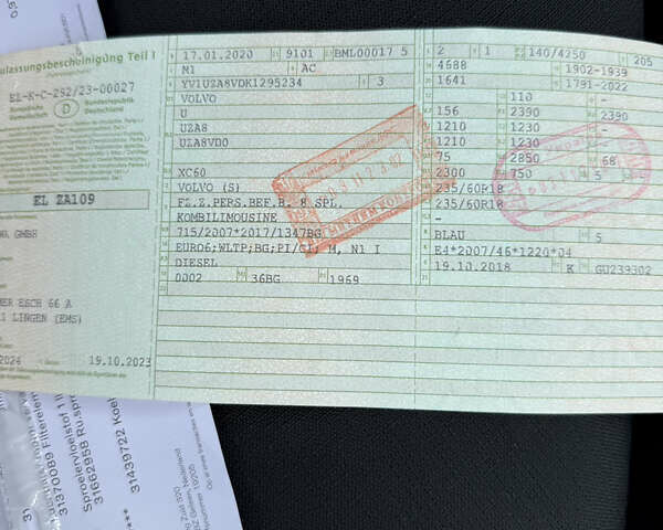 Синий Вольво ХС60, объемом двигателя 2 л и пробегом 239 тыс. км за 27799 $, фото 90 на Automoto.ua