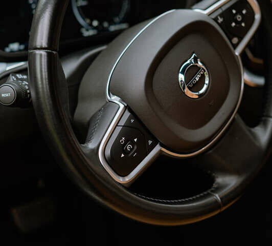 Синий Вольво ХС60, объемом двигателя 1.97 л и пробегом 64 тыс. км за 39000 $, фото 6 на Automoto.ua