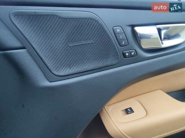 Синий Вольво ХС60, объемом двигателя 1.97 л и пробегом 77 тыс. км за 31900 $, фото 51 на Automoto.ua