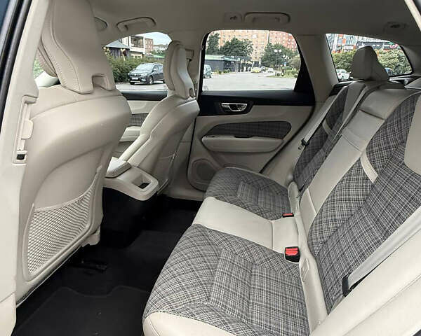 Синий Вольво ХС60, объемом двигателя 1.97 л и пробегом 229 тыс. км за 27700 $, фото 9 на Automoto.ua