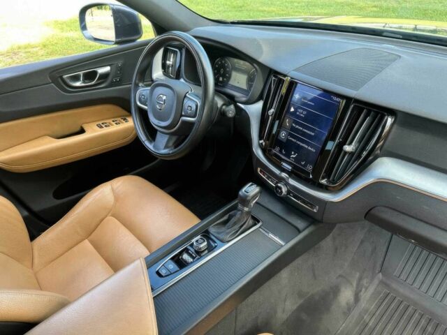 Синий Вольво ХС60, объемом двигателя 2 л и пробегом 38 тыс. км за 10800 $, фото 7 на Automoto.ua