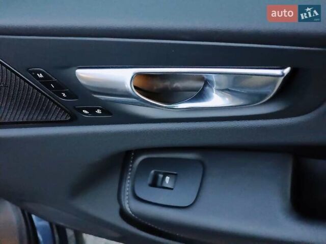 Синий Вольво ХС60, объемом двигателя 1.97 л и пробегом 52 тыс. км за 39900 $, фото 45 на Automoto.ua