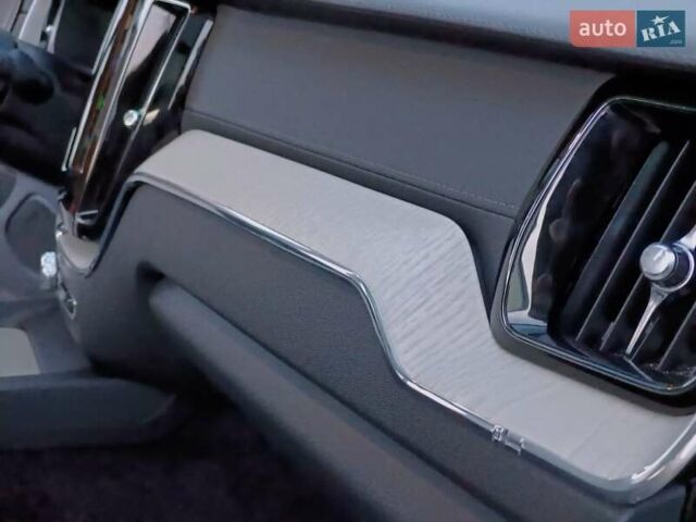 Синий Вольво ХС60, объемом двигателя 1.97 л и пробегом 52 тыс. км за 39900 $, фото 26 на Automoto.ua