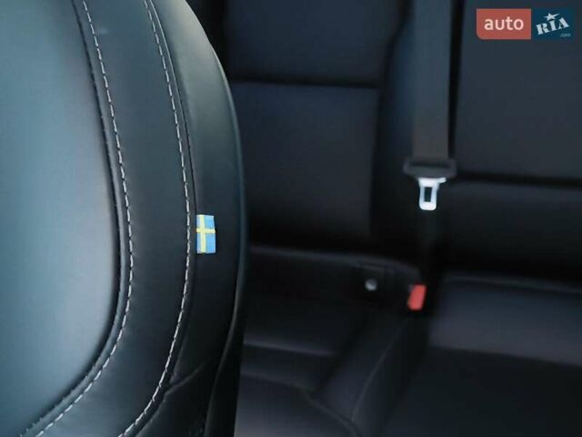 Синий Вольво ХС60, объемом двигателя 1.97 л и пробегом 52 тыс. км за 39900 $, фото 21 на Automoto.ua