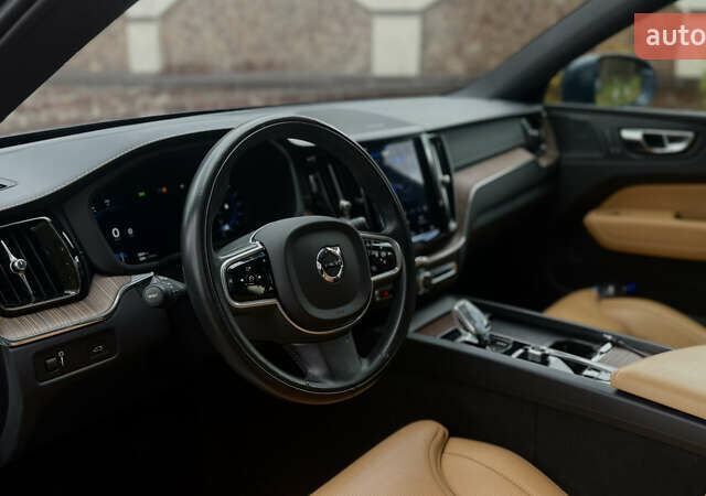 Синий Вольво ХС60, объемом двигателя 2 л и пробегом 49 тыс. км за 37000 $, фото 5 на Automoto.ua