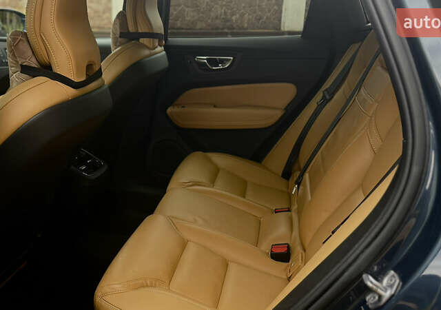 Синий Вольво ХС60, объемом двигателя 2 л и пробегом 49 тыс. км за 37000 $, фото 7 на Automoto.ua