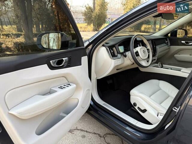 Синий Вольво ХС60, объемом двигателя 1.97 л и пробегом 1 тыс. км за 43900 $, фото 34 на Automoto.ua