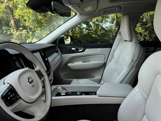 Вольво ХС60 2023 в Киеве на Automoto.ua Синий Вольво ХС60, объемом двигателя 0 л и пробегом 28 тыс. км за 30600 $, фото 12 на Automoto.ua