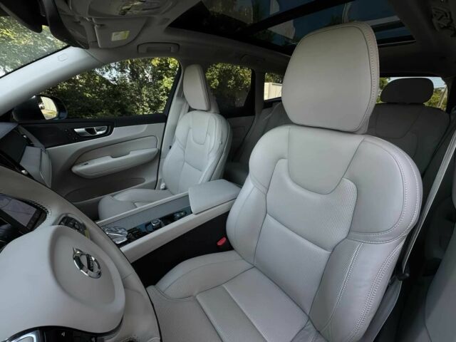 Вольво ХС60 2023 в Киеве на Automoto.ua Синий Вольво ХС60, объемом двигателя 0 л и пробегом 28 тыс. км за 30600 $, фото 11 на Automoto.ua