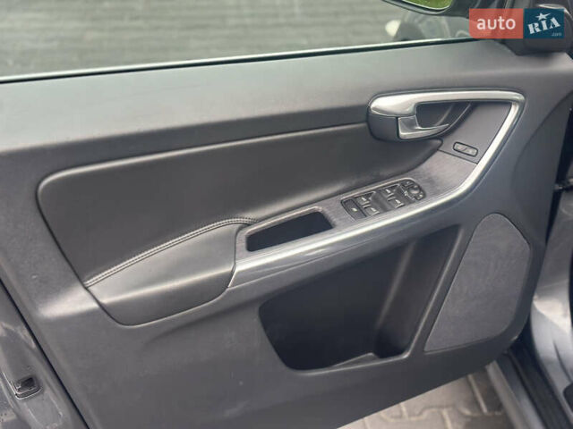 Зелений Вольво ХС60, об'ємом двигуна 2 л та пробігом 228 тис. км за 13999 $, фото 5 на Automoto.ua