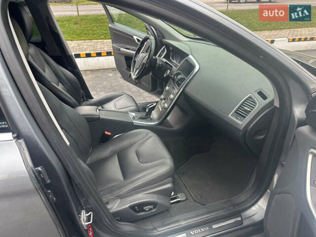 Зелений Вольво ХС60, об'ємом двигуна 2 л та пробігом 228 тис. км за 13999 $, фото 14 на Automoto.ua