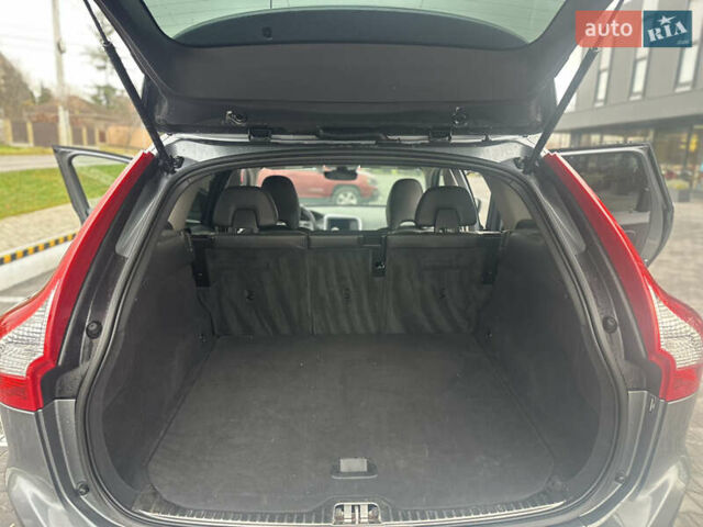 Зелений Вольво ХС60, об'ємом двигуна 2 л та пробігом 228 тис. км за 13999 $, фото 10 на Automoto.ua