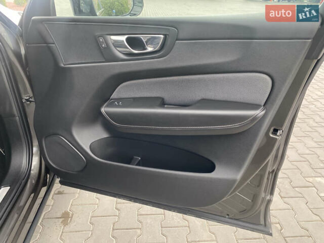 Зеленый Вольво ХС60, объемом двигателя 2 л и пробегом 283 тыс. км за 28888 $, фото 100 на Automoto.ua