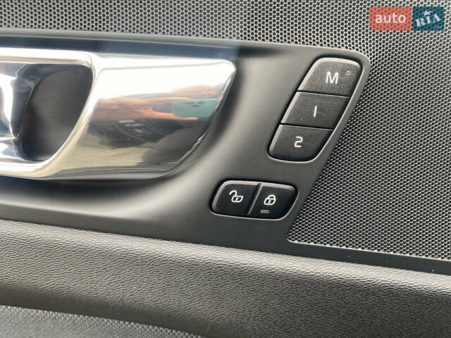 Зеленый Вольво ХС60, объемом двигателя 2 л и пробегом 283 тыс. км за 28888 $, фото 57 на Automoto.ua