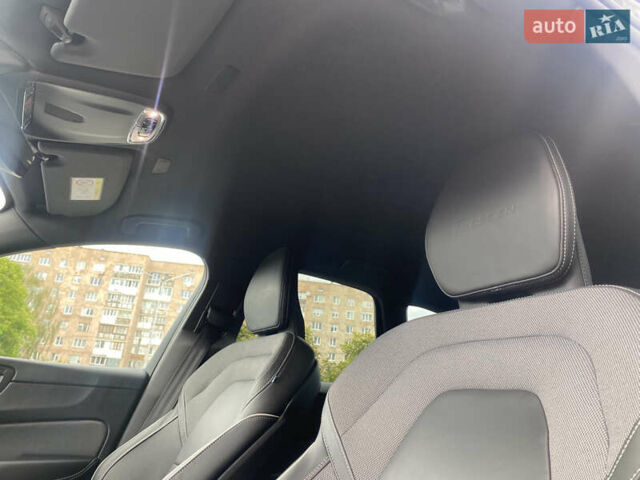 Зеленый Вольво ХС60, объемом двигателя 2 л и пробегом 283 тыс. км за 28888 $, фото 55 на Automoto.ua