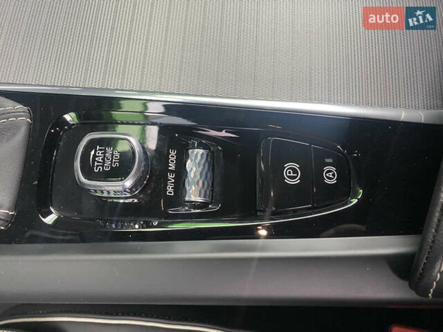 Зеленый Вольво ХС60, объемом двигателя 2 л и пробегом 283 тыс. км за 28888 $, фото 52 на Automoto.ua